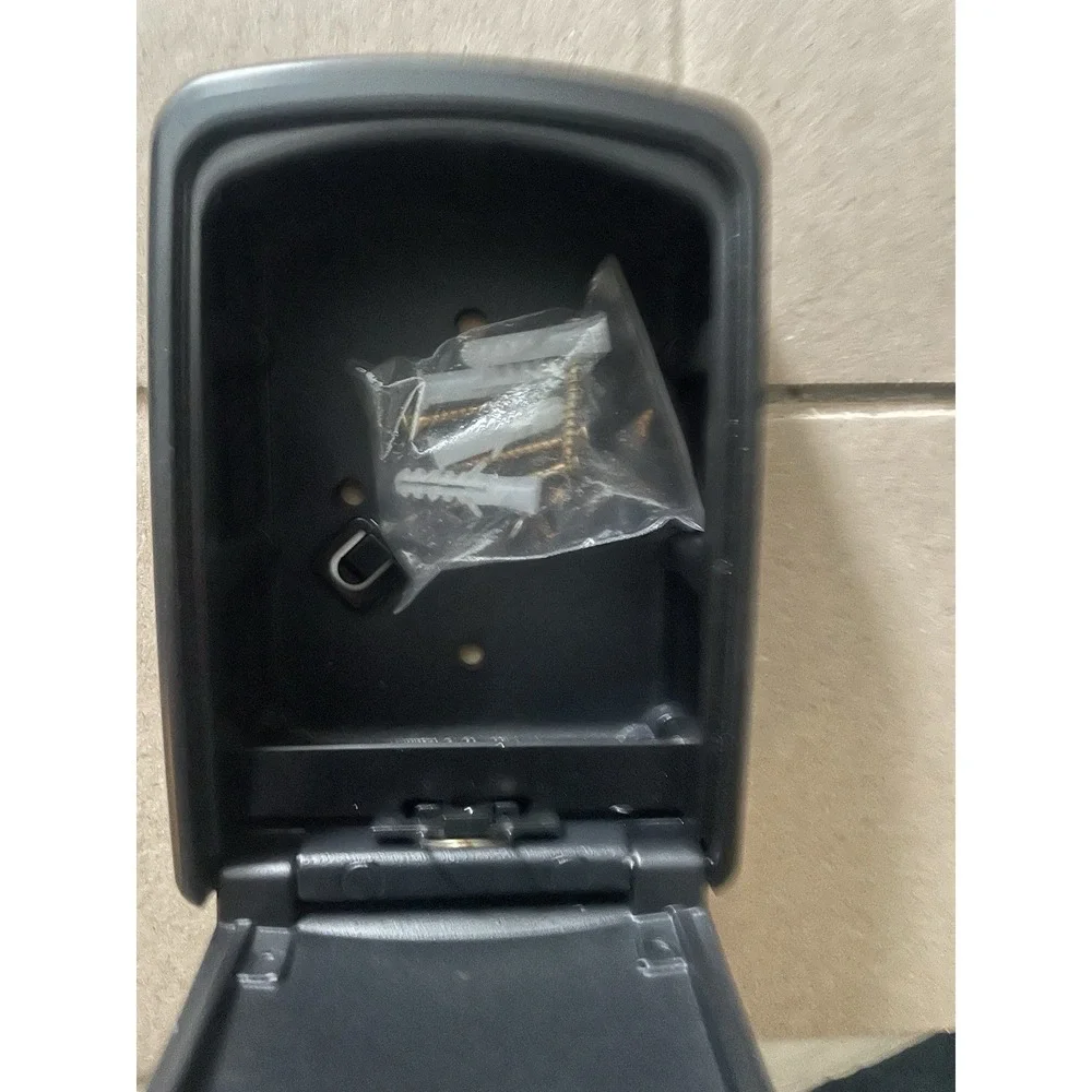 Iron Lock® - Key Lock Box Mount for Keys 4 Digit Combination
